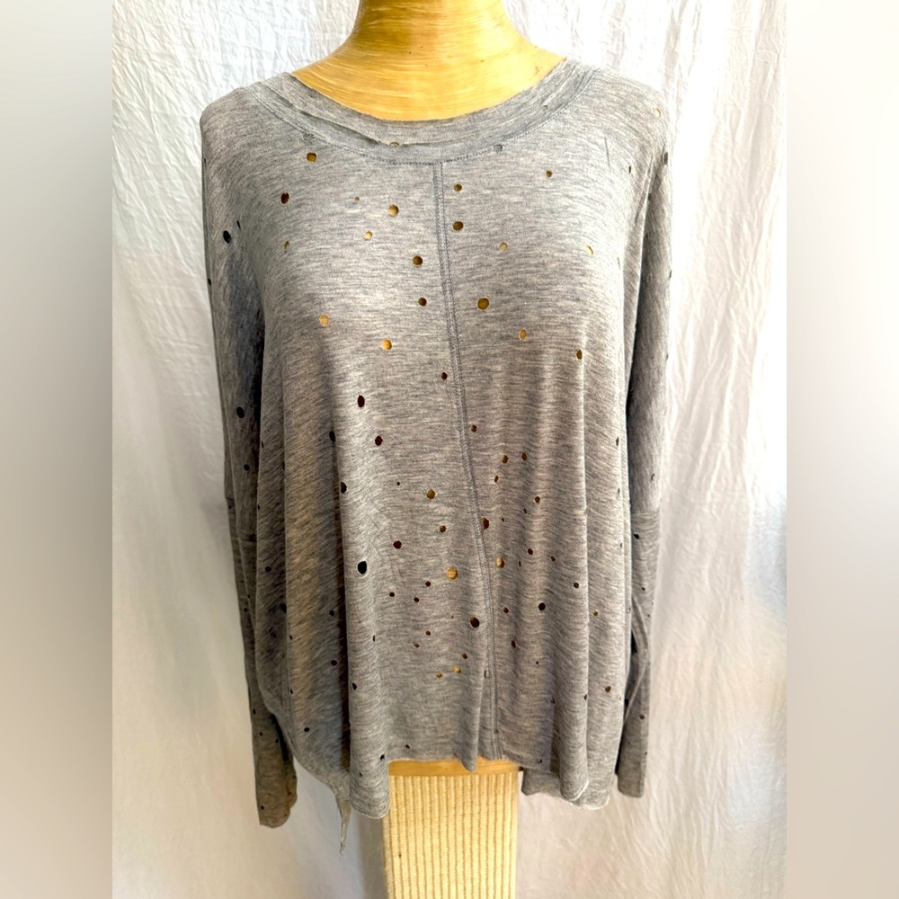 Final Touch Gray Distressed Women's Top  M